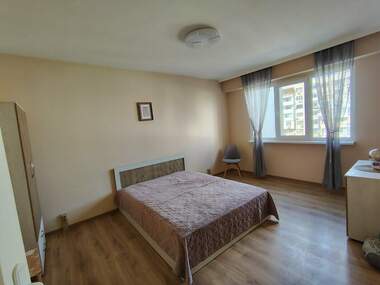 Închiriere - Apartament în Mladost,  Vrața
