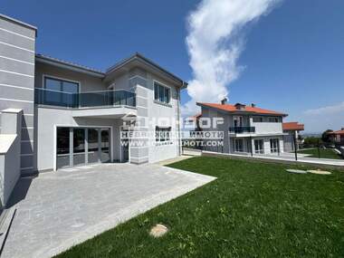 Продажба - Къща в Белащица,  Пловдив