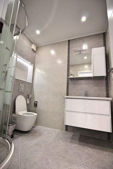 Închiriere - Apartament în Văzrajdane,  Burgas