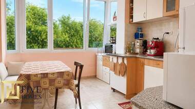 For sale - Apartment in Vazrajdane,  Burgas