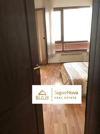 Închiriere - Apartament în Mladejki hălm,  Plovdiv