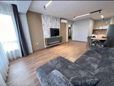 Miete - Wohnung in Mladejki halm,  Plowdiw