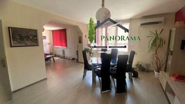 Vânzare - Apartament în Center,  Șumen