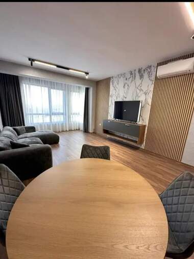 Miete - Wohnung in Mladejki halm,  Plowdiw