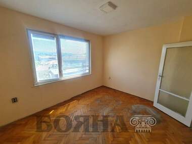 Închiriere - Apartament în Center,  Ruse