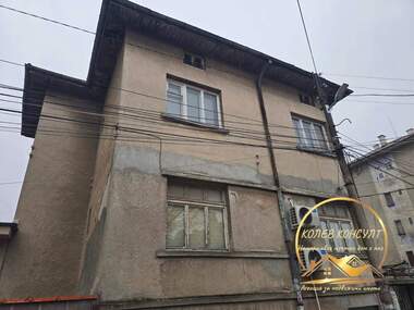 Продажба - Етаж от къща в Училищни,  Хасково