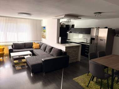 For sale - Apartment in Osvobojdenie,  Razgrad