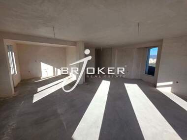 Vânzare - Apartament în Rezbarți,  Kărdjali