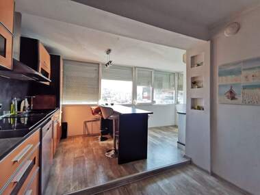 For sale - Apartment in Center,  Ruse