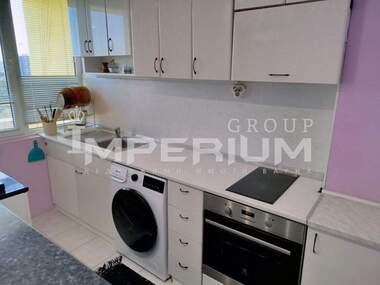 Închiriere - Apartament în Ceaîka,  Varna
