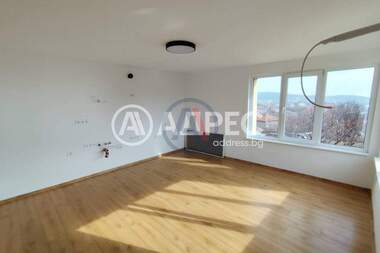 Vânzare - Apartament în Vinița,  Varna