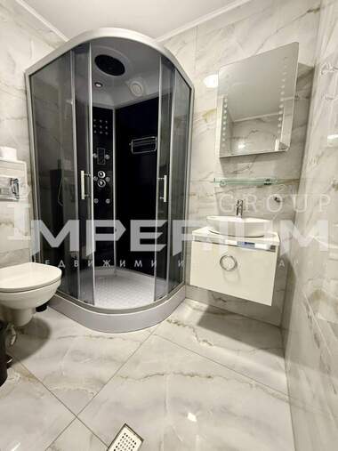 Наем - Апартамент в Колхозен пазар,  Варна