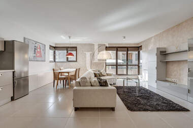 Închiriere - Apartament în Simeonovo,  Sofia