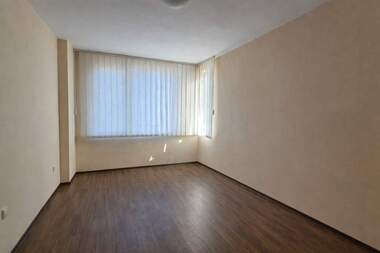 Vânzare - Apartament în Ustrem,  Pazardjik