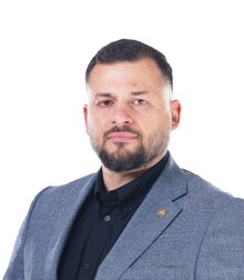 Деян Миков
