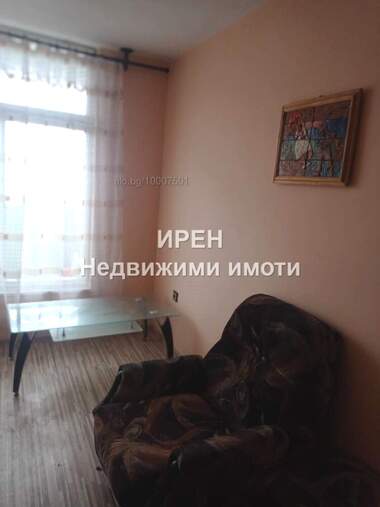 Vânzare - Apartament în Iztok,  Iambol