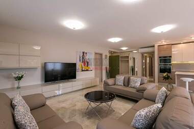 Închiriere - Apartament în Simeonovo,  Sofia