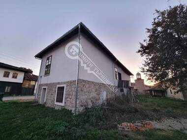 Vânzare - Clădire în Elena,  Veliko Tărnovo