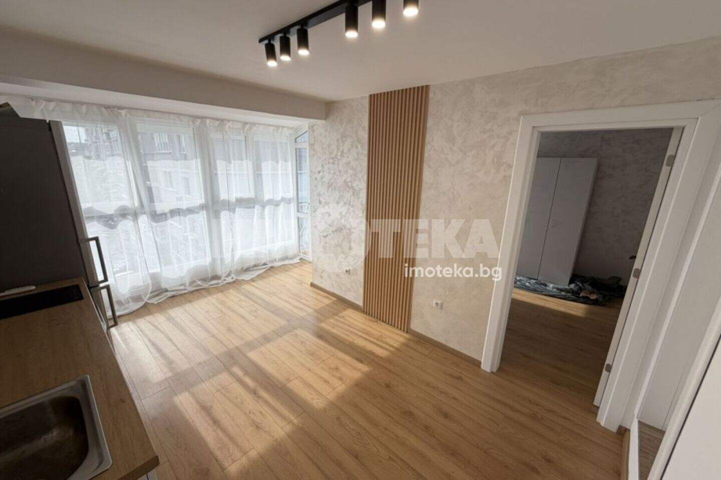 Двустаен Апартамент в Колхозен пазар, Варна – снимка 4