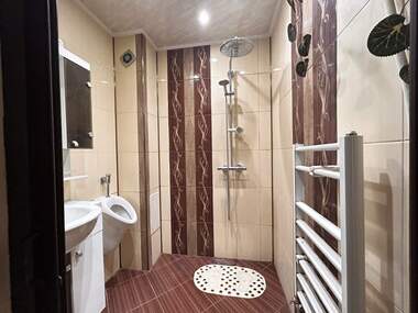 Vânzare - Apartament în Bazar Levski,  Varna