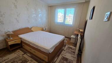 Închiriere - Apartament în Văzrajdane,  Burgas