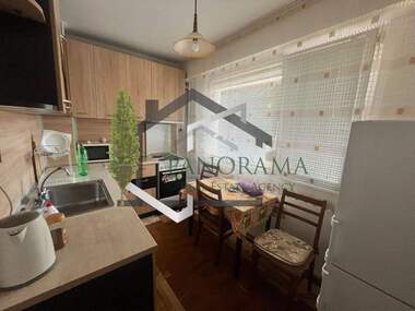 Vânzare - Apartament în Dobrudjanski,  Șumen