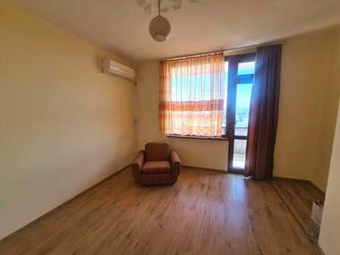 Vânzare - Apartament în Liuben Karavelov,  Haskovo