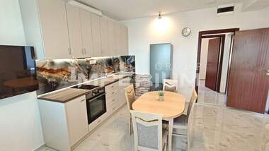 Închiriere - Apartament în Văzrajdane 3,  Varna