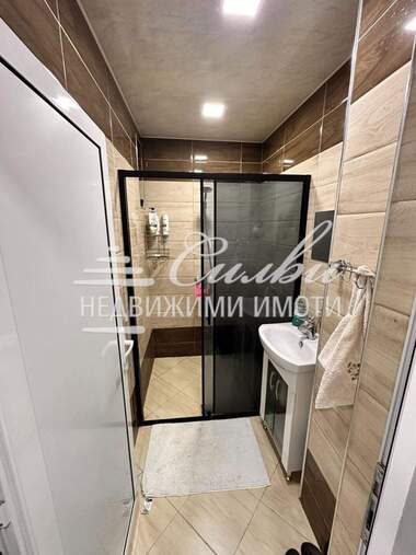 Vânzare - Apartament în Center,  Șumen