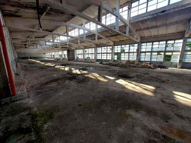 For sale - Building in Promishlena zona,  Targovishte