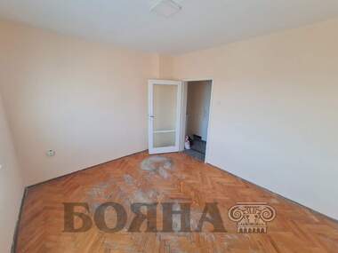 Închiriere - Apartament în Center,  Ruse