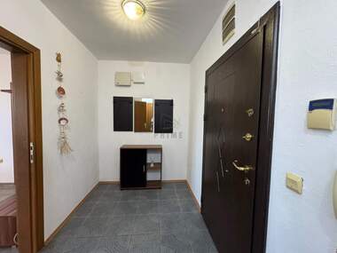 Închiriere - Apartament în Lazur,  Burgas