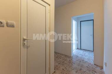 Продажа - Квартира в Младост 1,  Варна