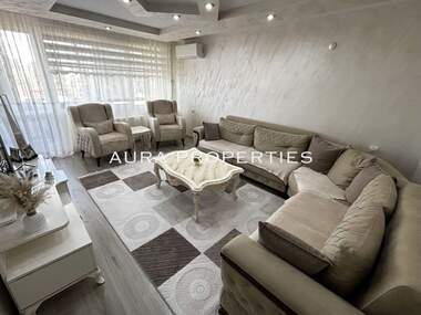 Închiriere - Apartament în Varoș,  Razgrad