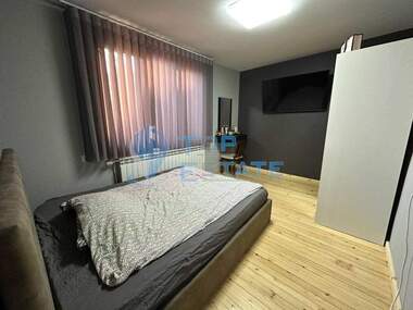 For sale - Floor of a house in Centеr,  Veliko Tarnovo
