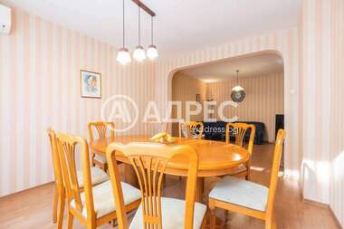 Închiriere - Apartament în Neptun,  Varna