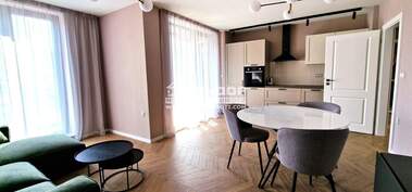 Vânzare - Apartament în Kărșiaka,  Plovdiv