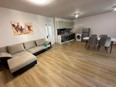 Închiriere - Apartament în Kolhozen pazar,  Varna