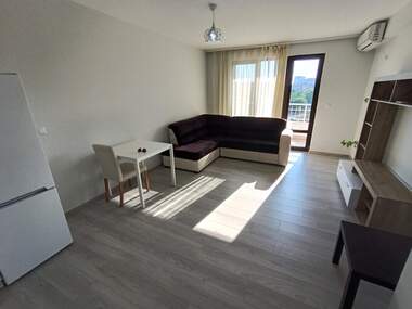 Închiriere - Apartament în Izgrev,  Burgas