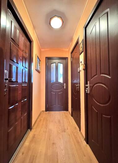 Продажба - Апартамент в Дружба 3,  Русе