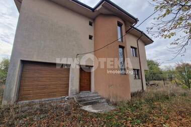 For sale - House in Voluiak,  Sofia
