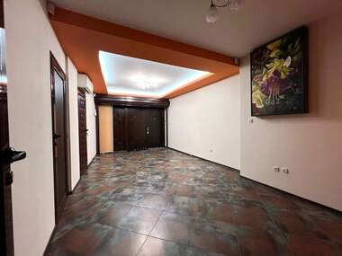 Satış - Ofis/Dükkan/Depo/Güzellik salonu/Yer/Diş ofisi olarak Vitoşa,  Sofia
