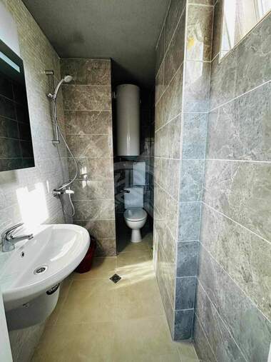 Închiriere - Apartament în Zimno kino Trakia,  Varna