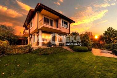 For sale - House in Manastirski rid,  Varna