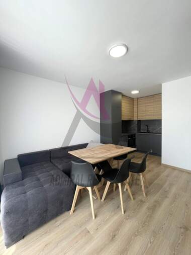 Închiriere - Apartament în Mladost 1,  Varna