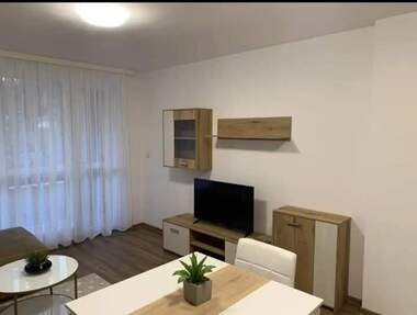 Miete - Wohnung in Mladejki halm,  Plowdiw