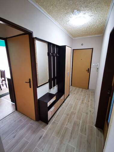 Închiriere - Apartament în Izgrev,  Burgas