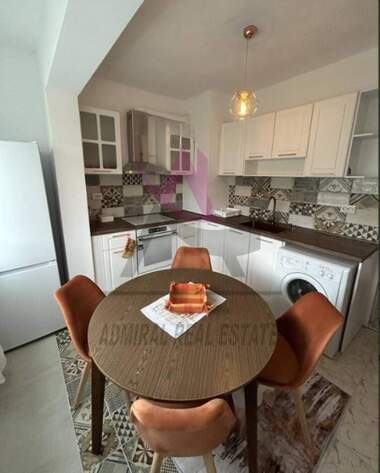Închiriere - Apartament în Ceaîka,  Varna