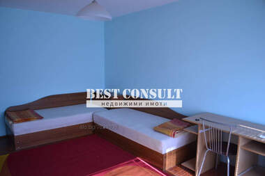 Închiriere - Apartament în Văzrajdane,  Ruse
