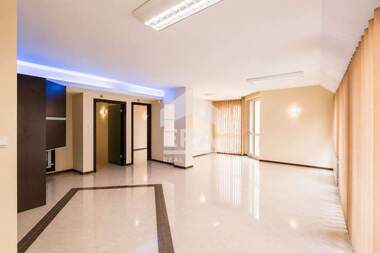 Vânzare - Apartament în Lozeneț,  Sofia